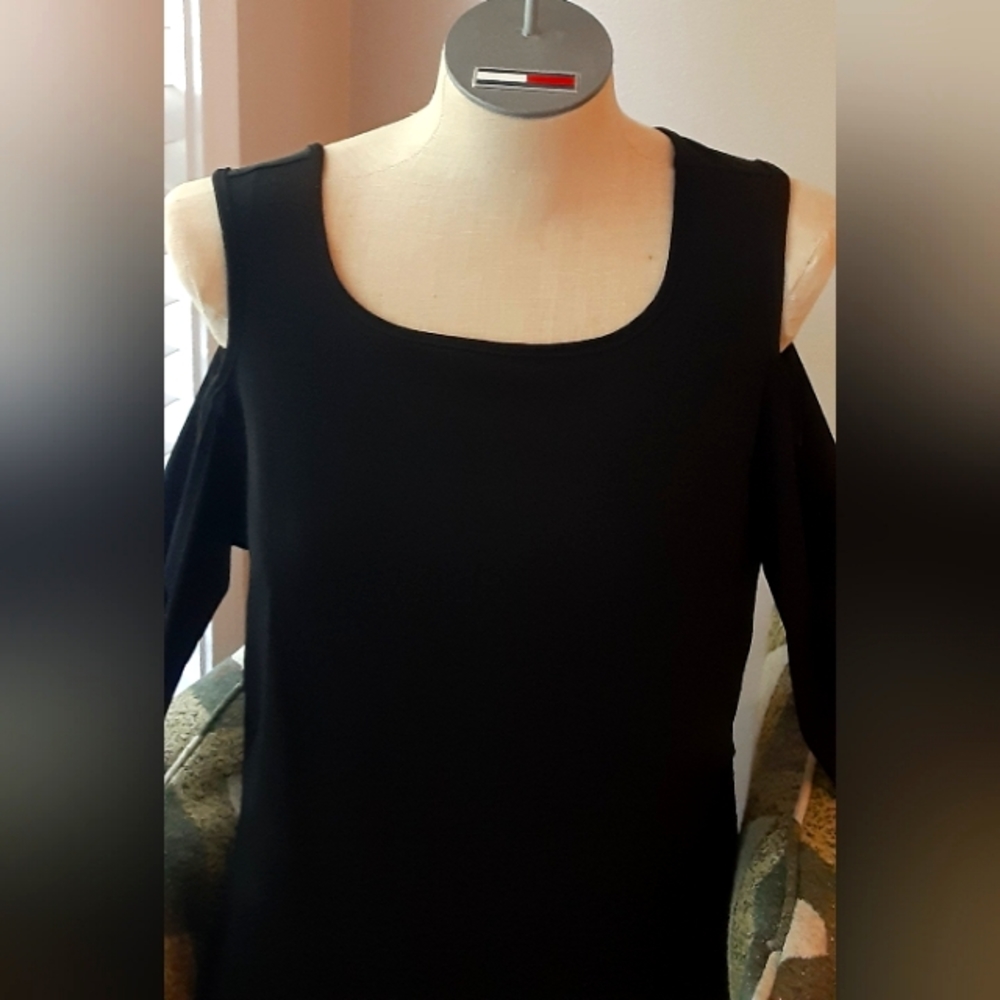 EUC Cold shoulder George Simonton  women's top